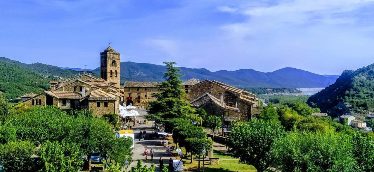 Apartamento Vista Al Ara Aínsa Buitenkant foto